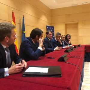 IMG_Fele solicita a la Junta medidas concretas de apoyo a la actividad económica y retención de población joven en la provincia (2)
